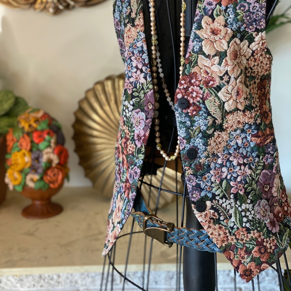 GORGEOUS floral print Vintage vest!!!!
